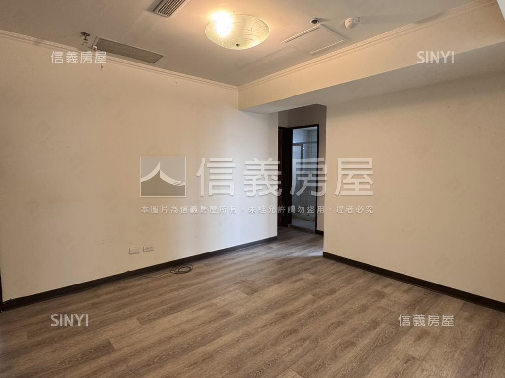 天闊高樓景觀車位房屋室內格局與周邊環境