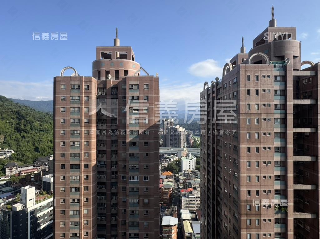 天闊高樓景觀車位房屋室內格局與周邊環境