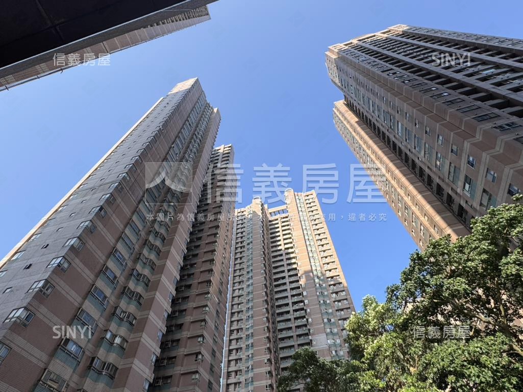 天闊高樓景觀車位房屋室內格局與周邊環境
