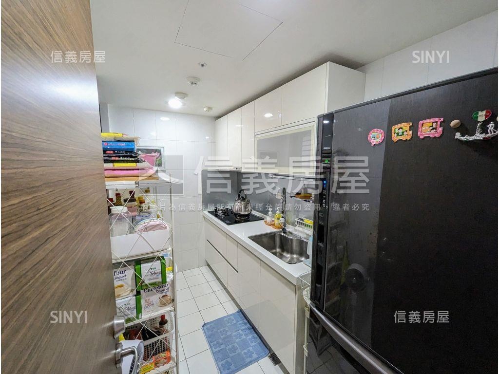 丰悅夏宮三房車位房屋室內格局與周邊環境