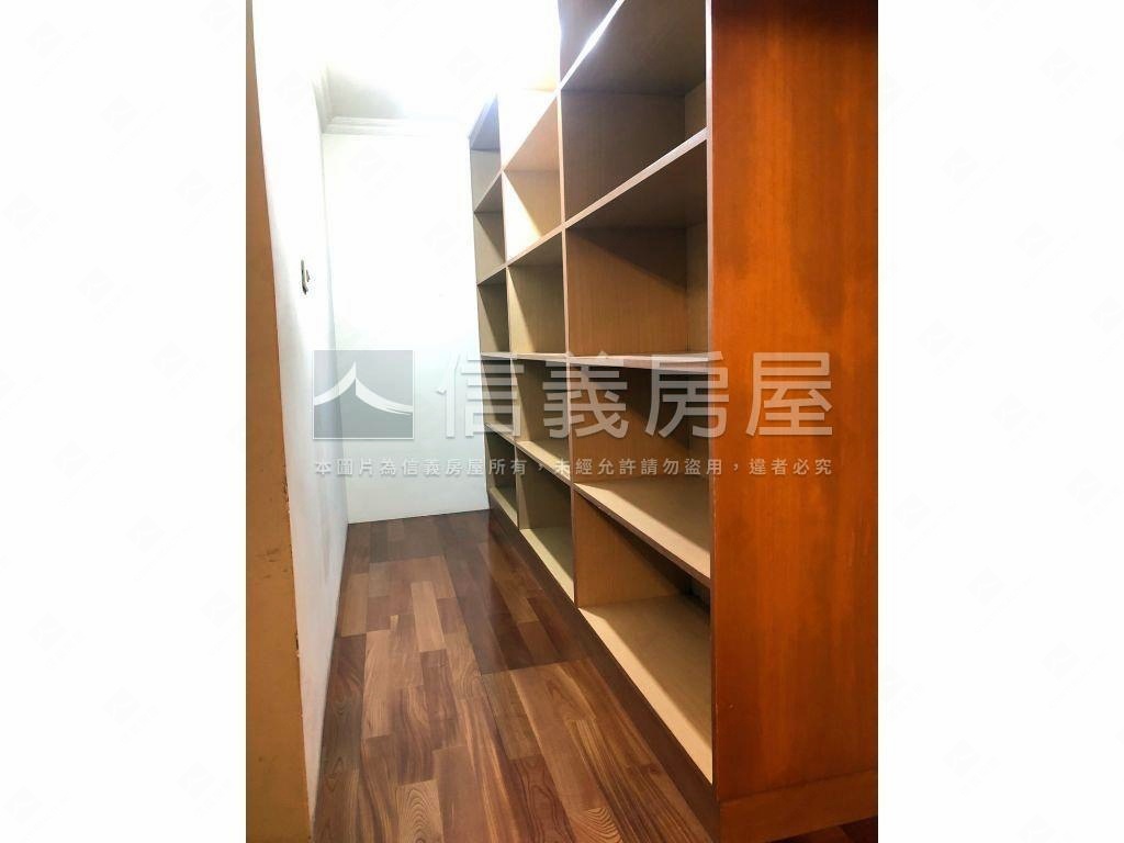 金色米蘭漂亮小資套房房屋室內格局與周邊環境