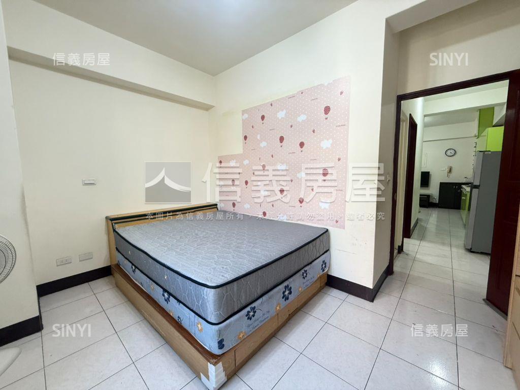 亞灣流行音樂宅房屋室內格局與周邊環境