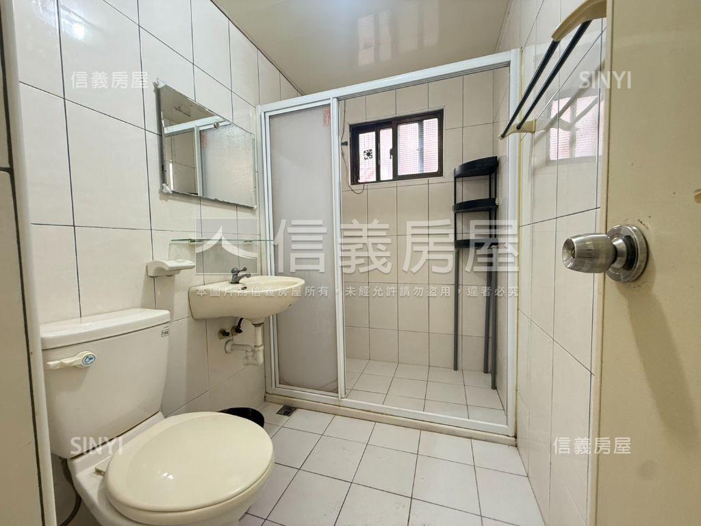 亞灣流行音樂宅房屋室內格局與周邊環境