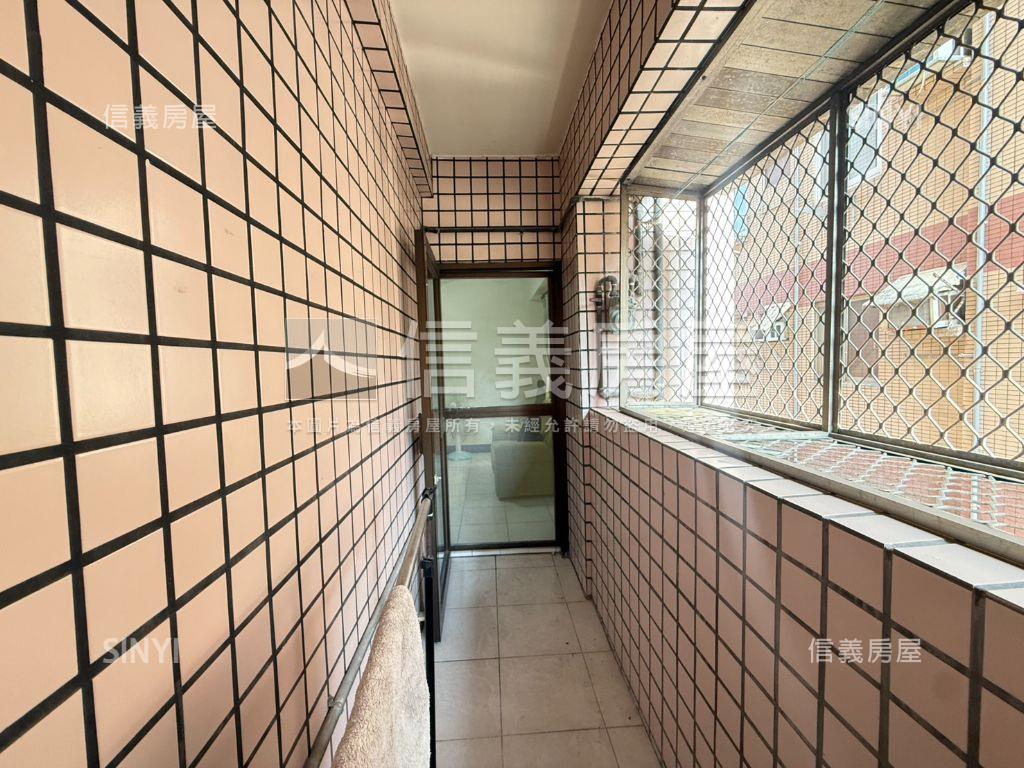 亞灣流行音樂宅房屋室內格局與周邊環境