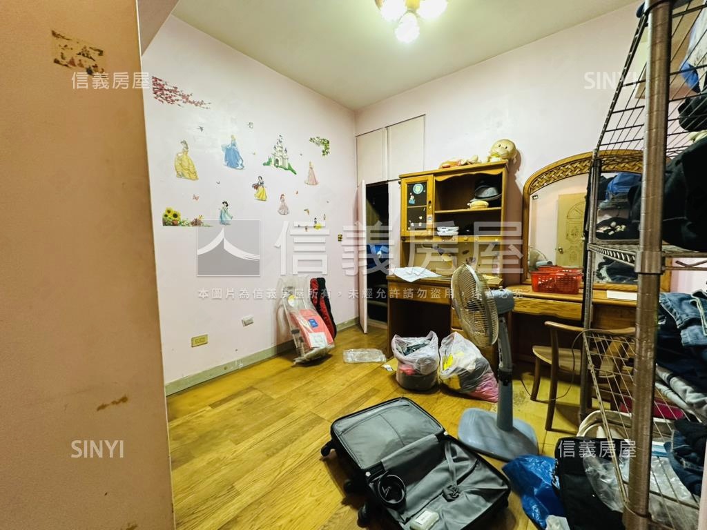 永平公寓。二樓房屋室內格局與周邊環境