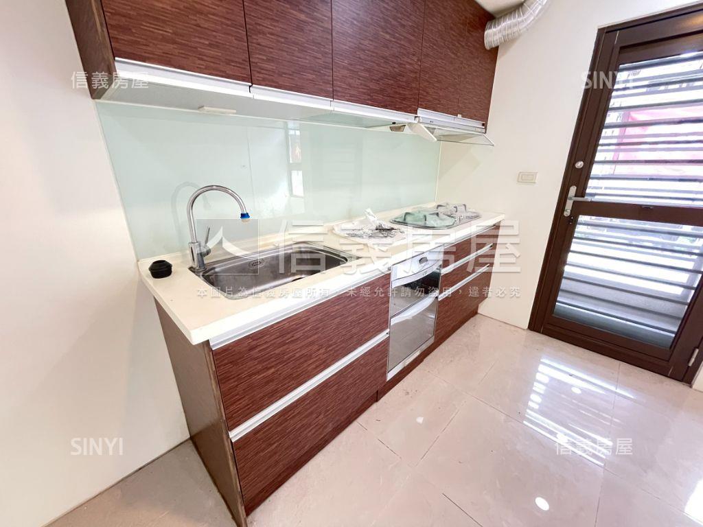 總太居易黃金店面房屋室內格局與周邊環境