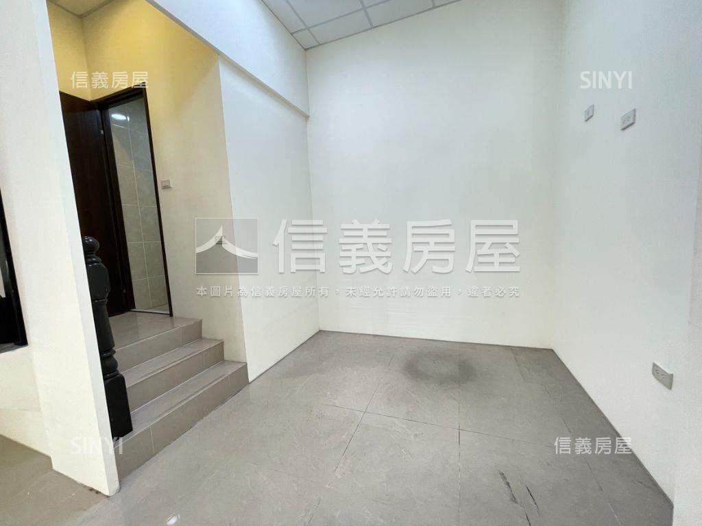 總太居易黃金店面房屋室內格局與周邊環境