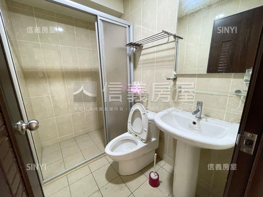 總太居易黃金店面房屋室內格局與周邊環境