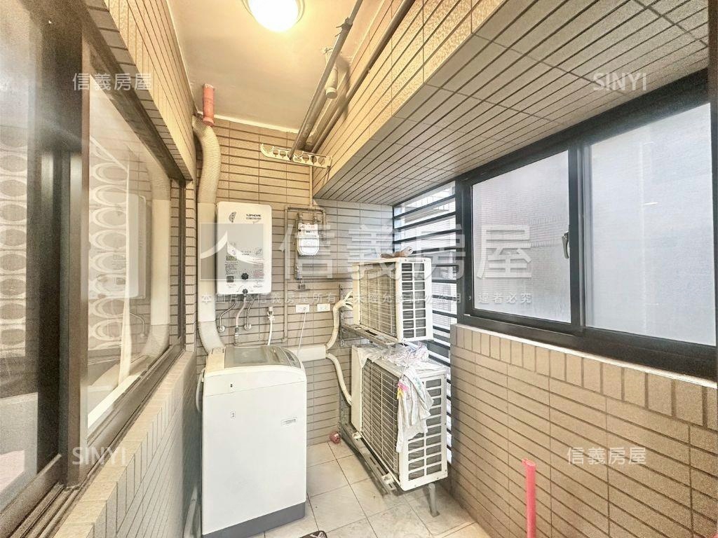 新接近捷運京河兩房車位房屋室內格局與周邊環境