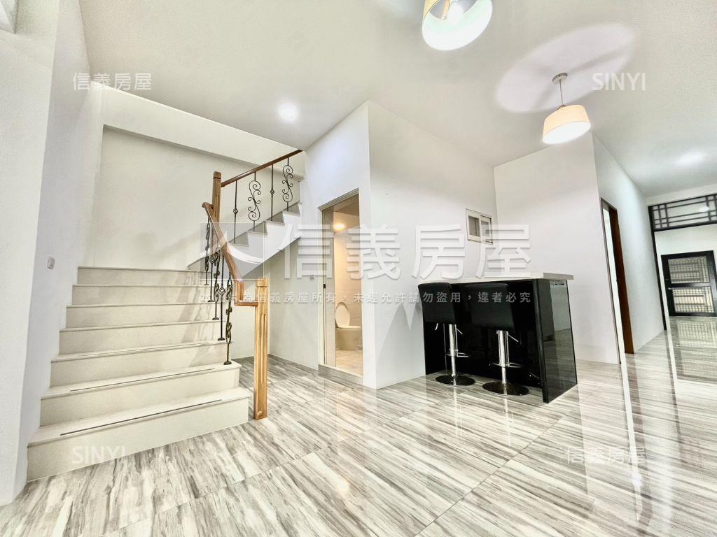 雙面臨路｜大坪面寬車墅房屋室內格局與周邊環境