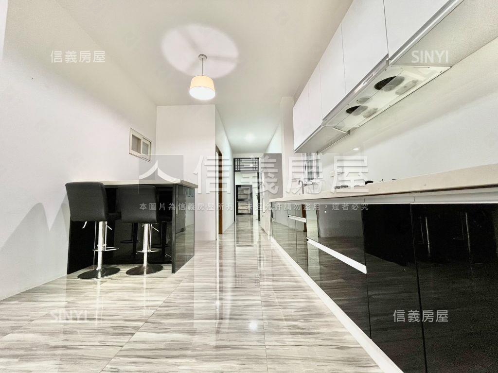 雙面臨路｜大坪面寬車墅房屋室內格局與周邊環境