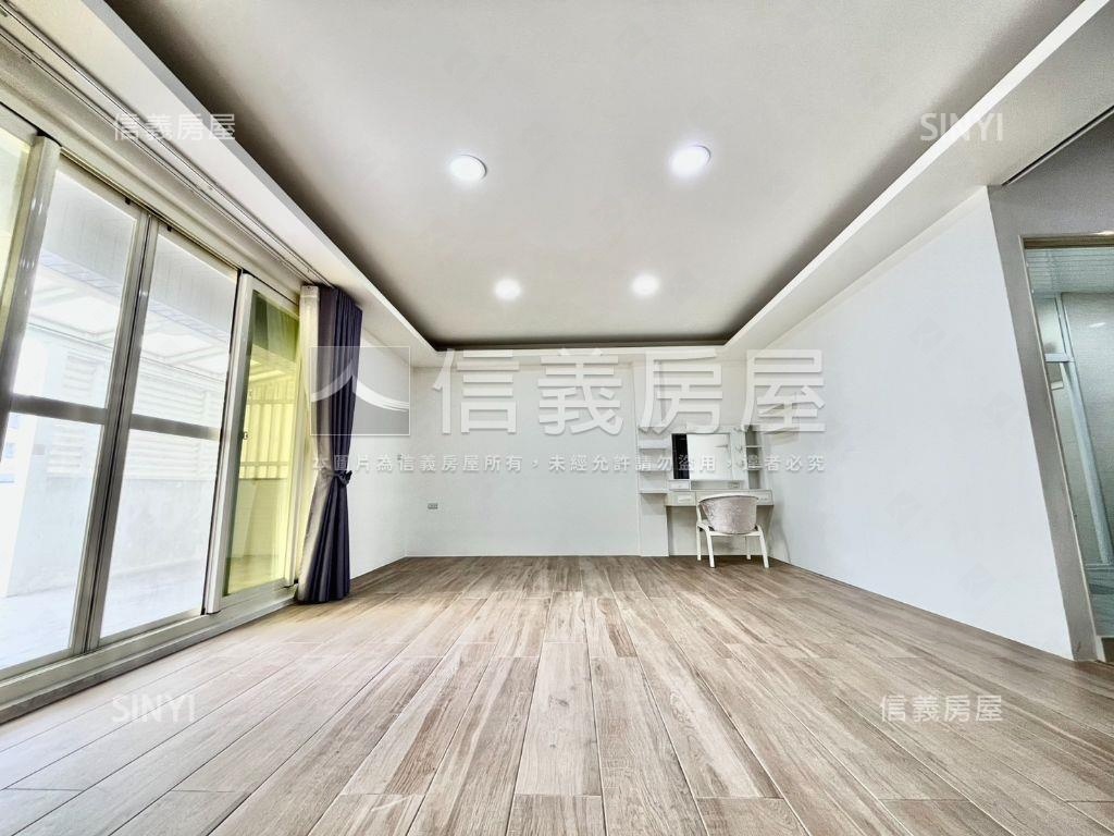 雙面臨路｜大坪面寬車墅房屋室內格局與周邊環境