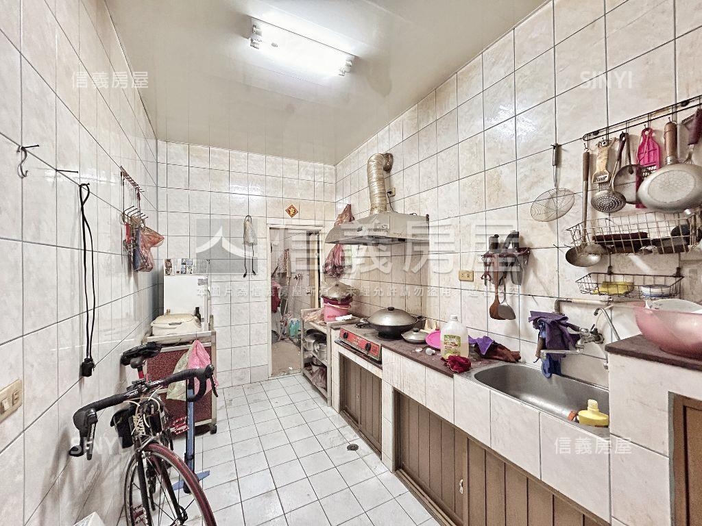 鄰近幸福站使用空間大房屋室內格局與周邊環境