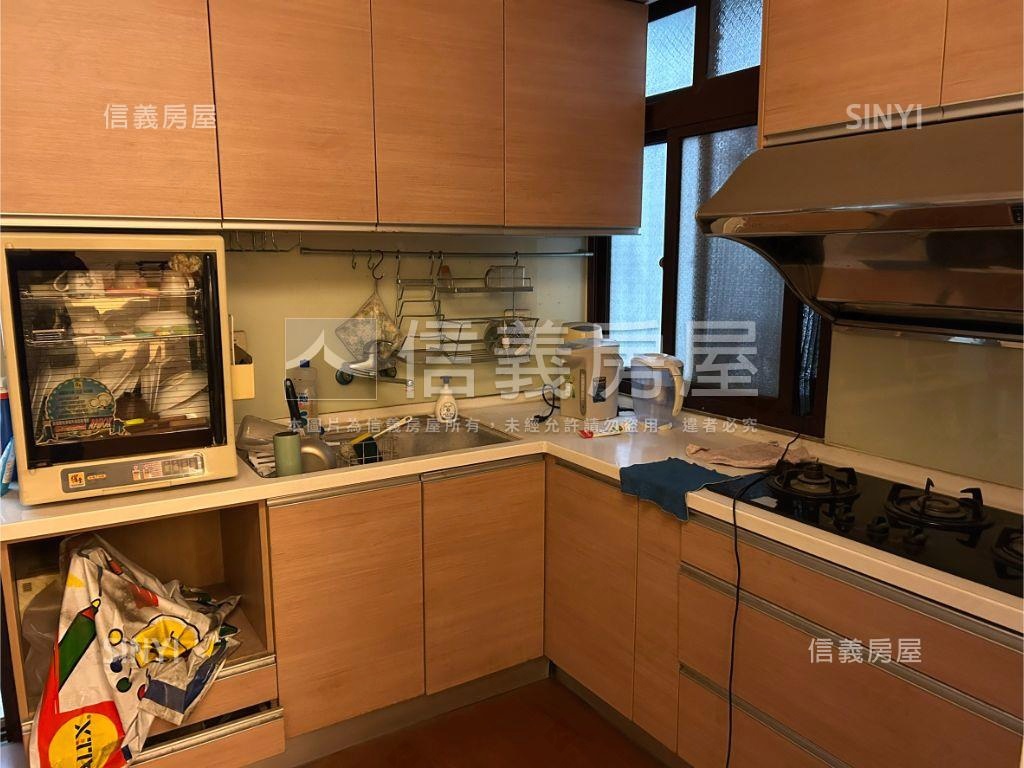 近未來藍線捷運二樓公寓房屋室內格局與周邊環境