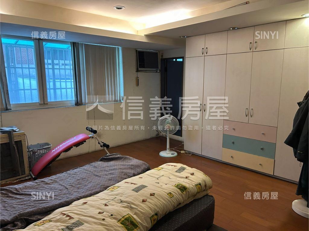 近未來藍線捷運二樓公寓房屋室內格局與周邊環境