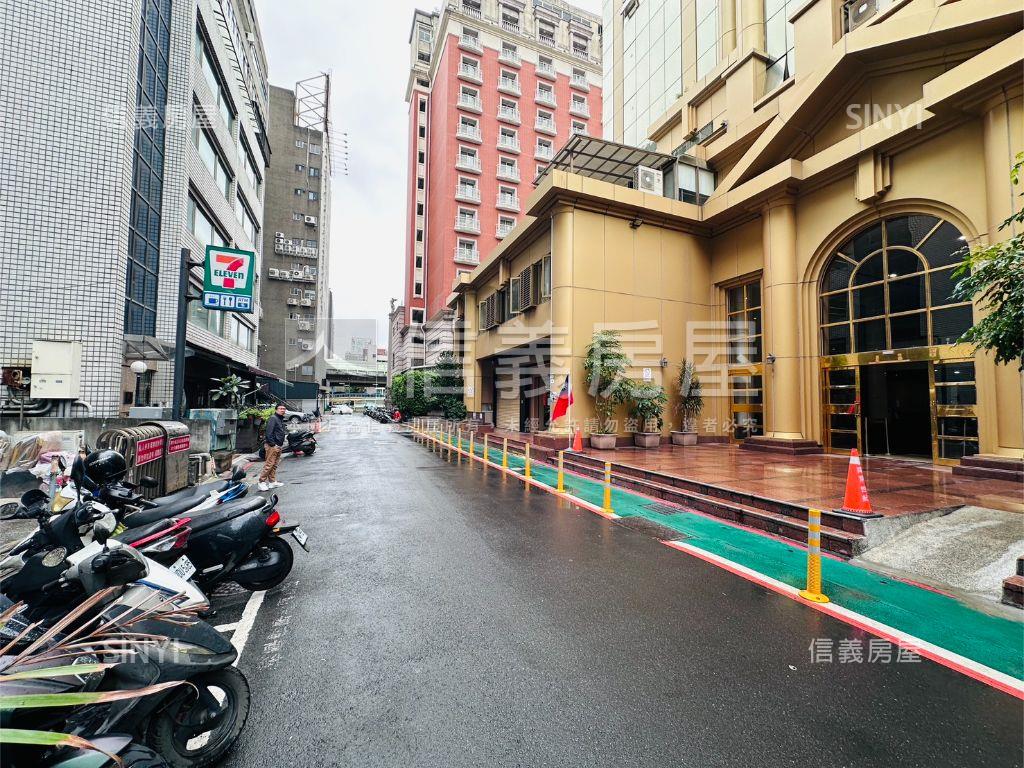 松江南京★坡道平面車位房屋室內格局與周邊環境