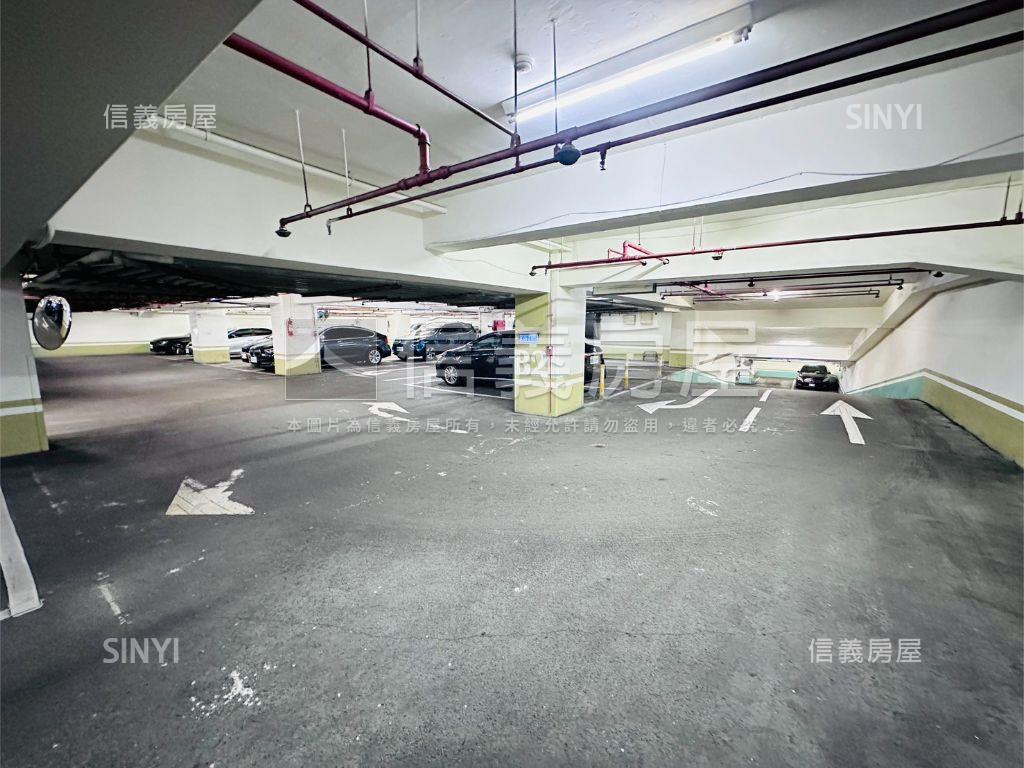 松江南京★坡道平面車位房屋室內格局與周邊環境