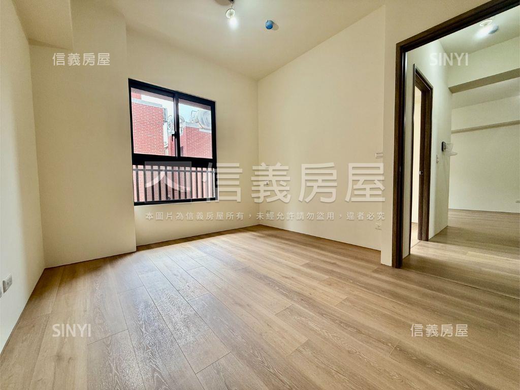 全新三房平車質感讚房屋室內格局與周邊環境