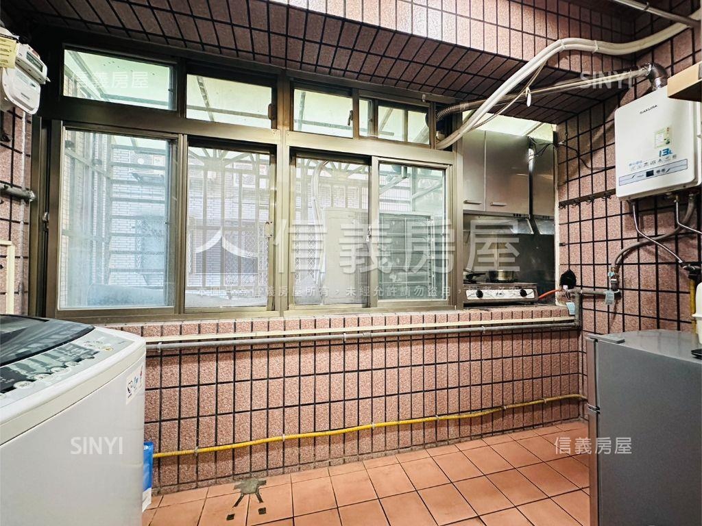 捷運三和國中電梯管理三樓房屋室內格局與周邊環境