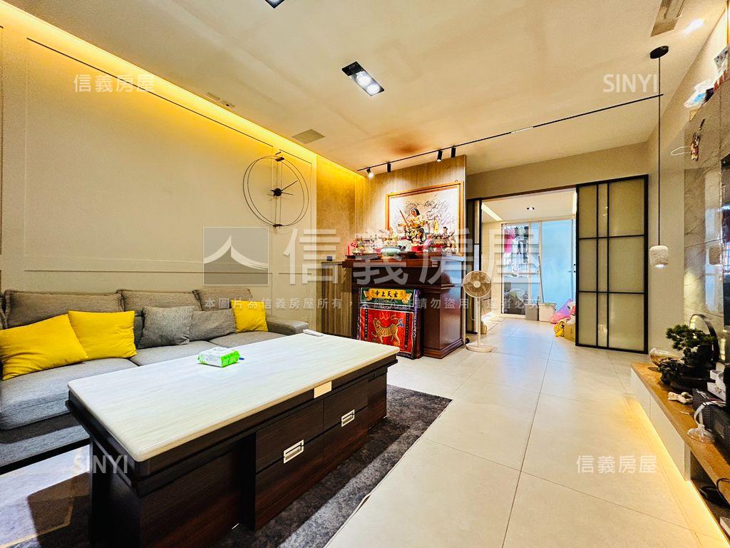 精美電梯四房近Ｙ２０站房屋室內格局與周邊環境