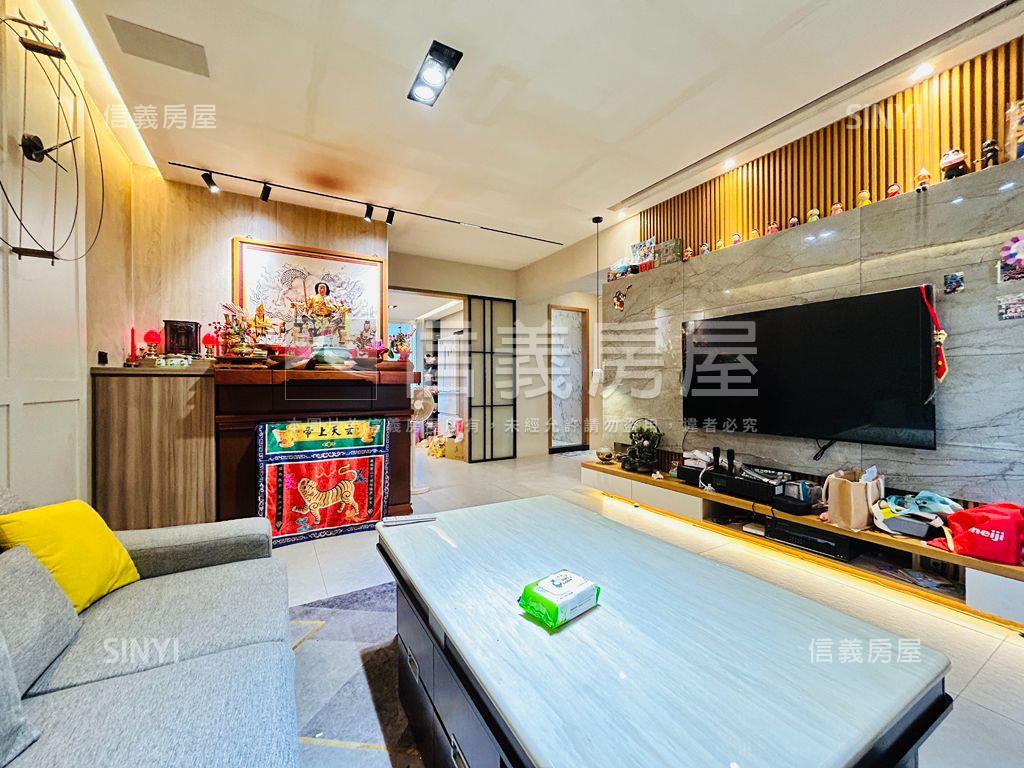 精美電梯四房近Ｙ２０站房屋室內格局與周邊環境