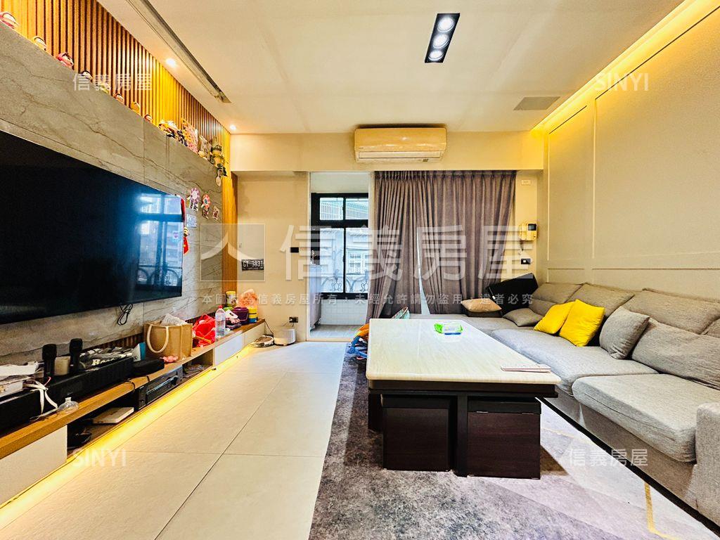 精美電梯四房近Ｙ２０站房屋室內格局與周邊環境