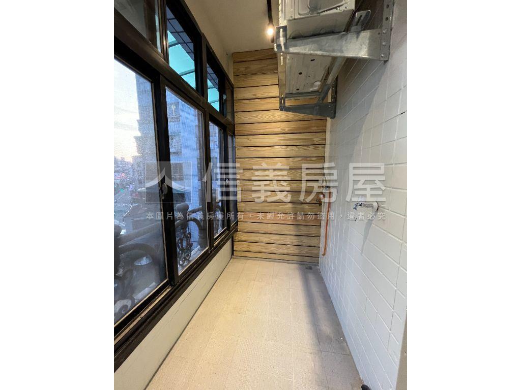 精美電梯四房近Ｙ２０站房屋室內格局與周邊環境