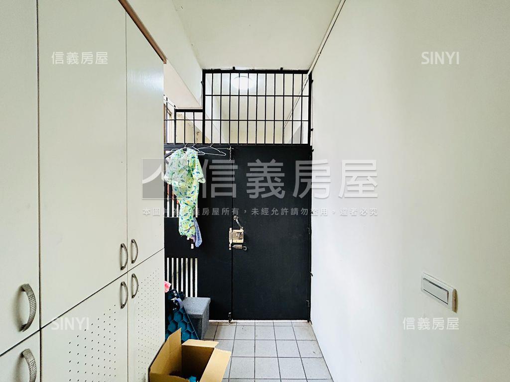 精美電梯四房近Ｙ２０站房屋室內格局與周邊環境