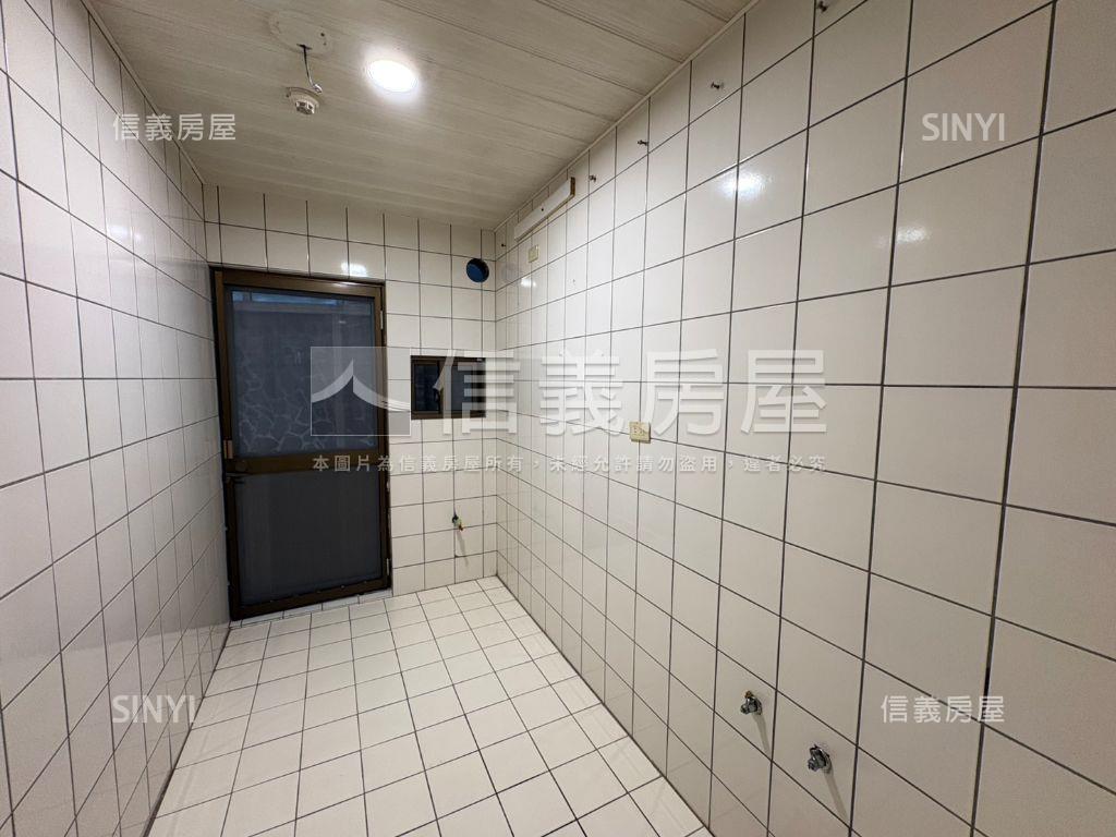 大有路稀有庭院戶三房車位房屋室內格局與周邊環境