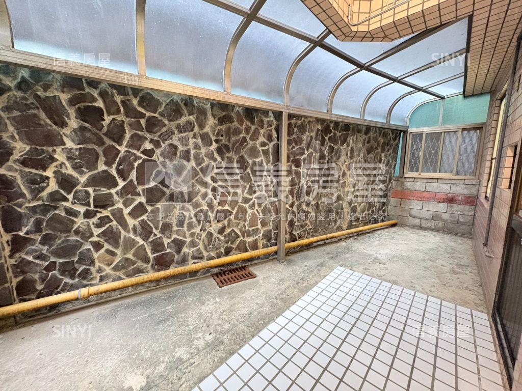 大有路稀有庭院戶三房車位房屋室內格局與周邊環境