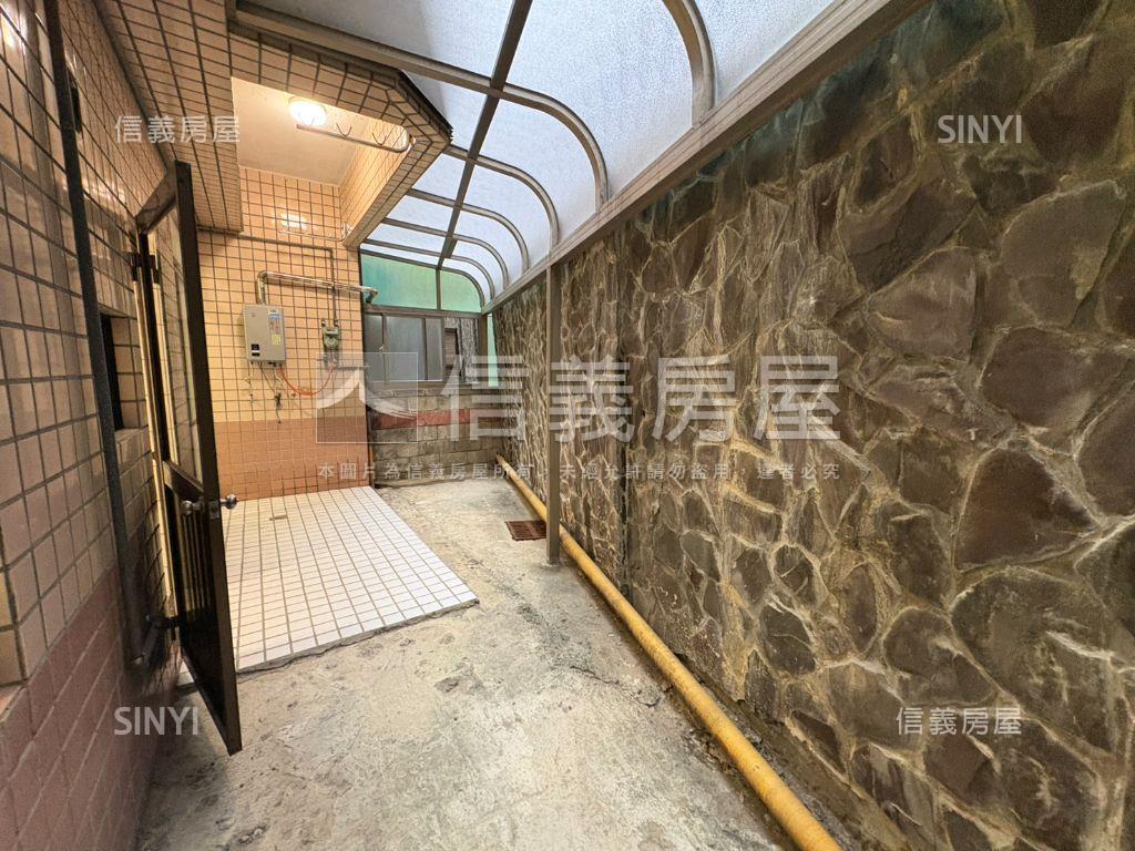 大有路稀有庭院戶三房車位房屋室內格局與周邊環境