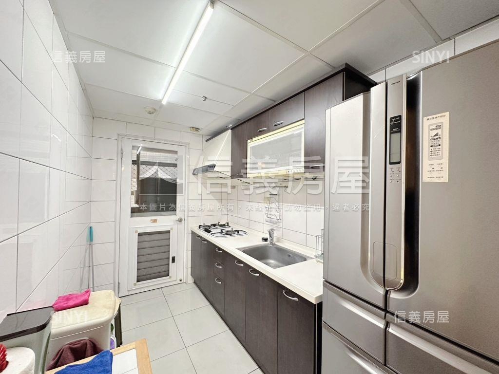 人本至善精裝潢三房車位房屋室內格局與周邊環境