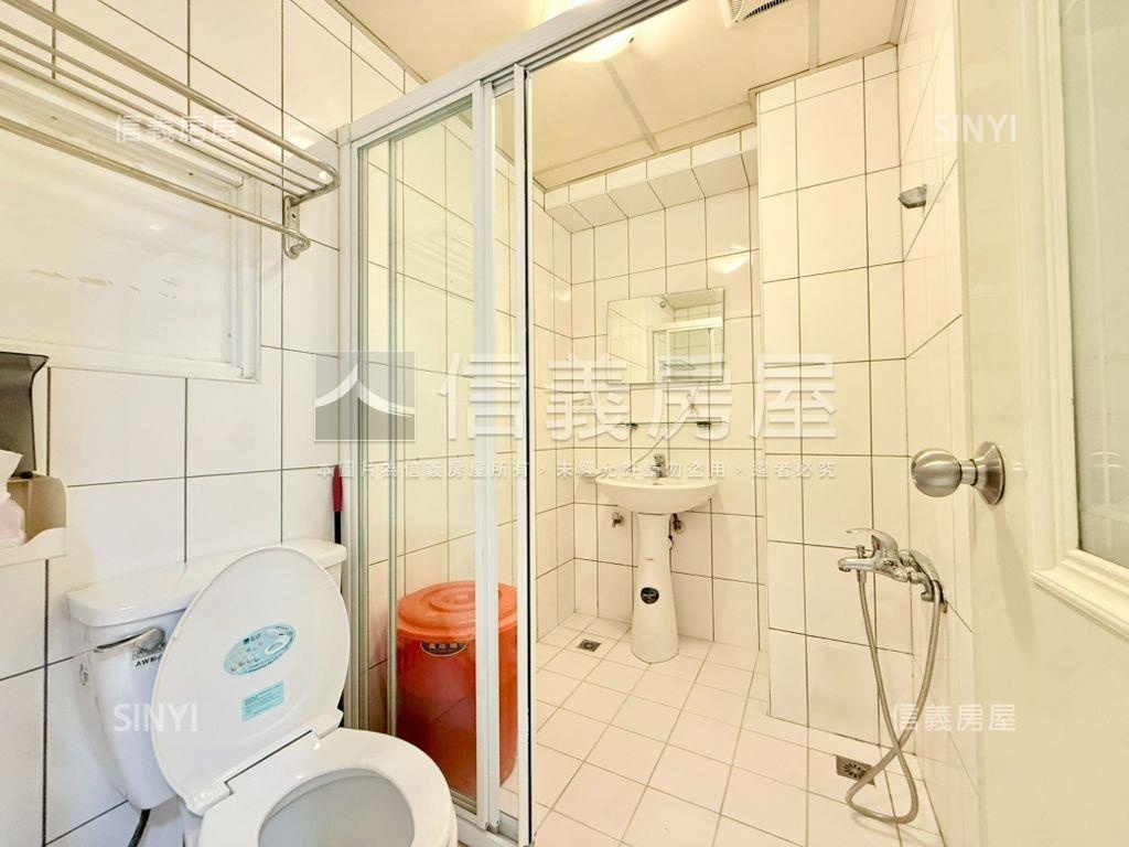 人本至善精裝潢三房車位房屋室內格局與周邊環境