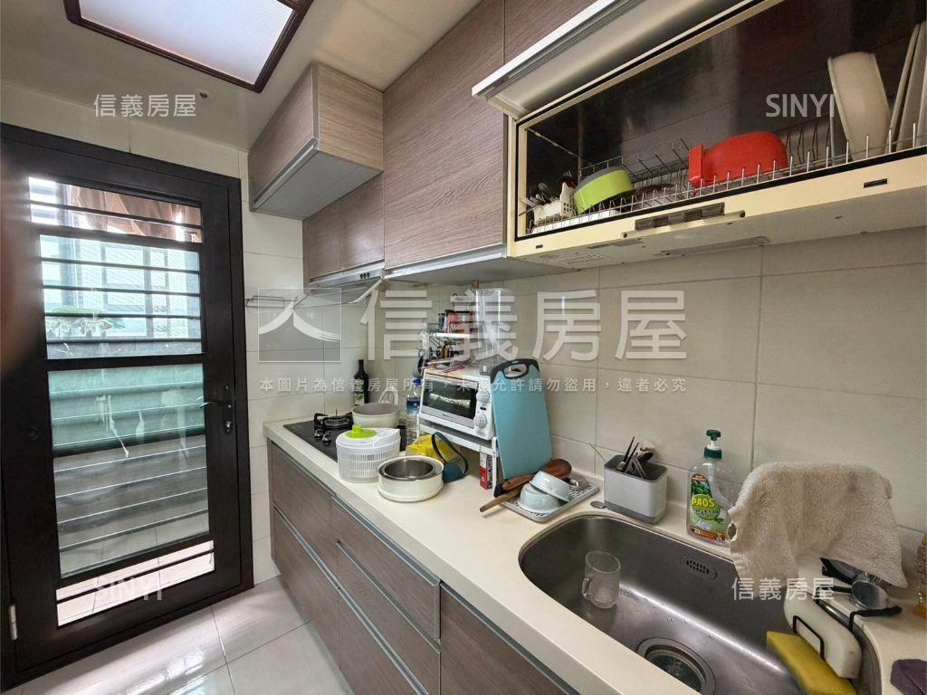 光影築巢新世代二房車位房屋室內格局與周邊環境