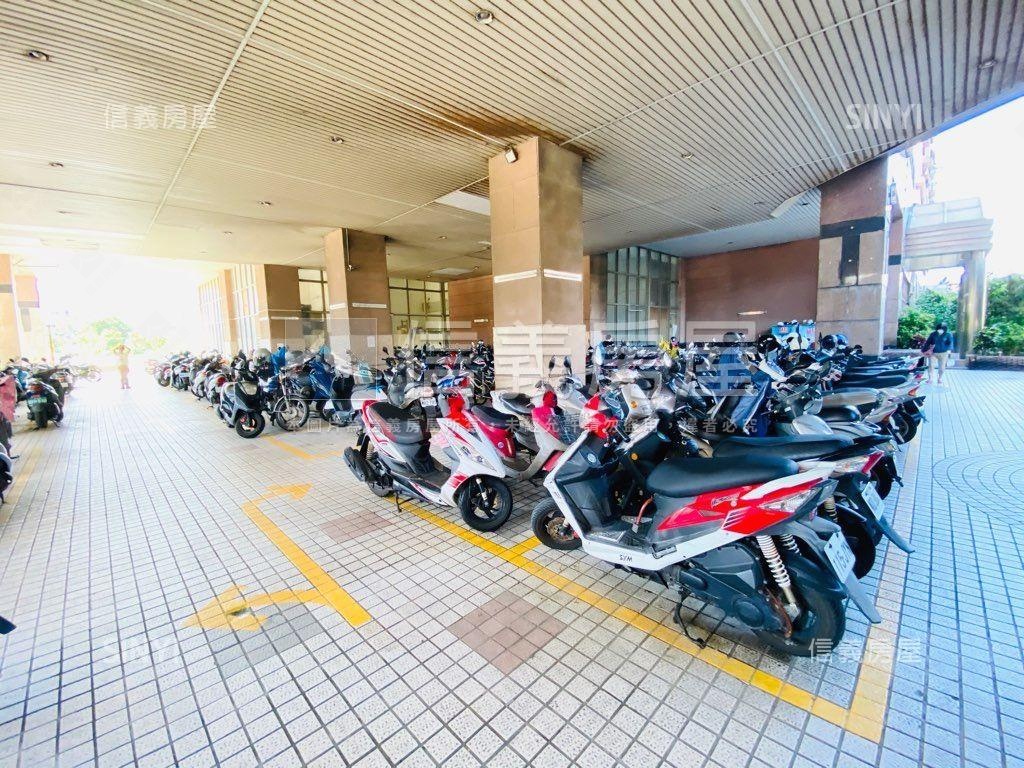 東帝士明亮４房車位房屋室內格局與周邊環境