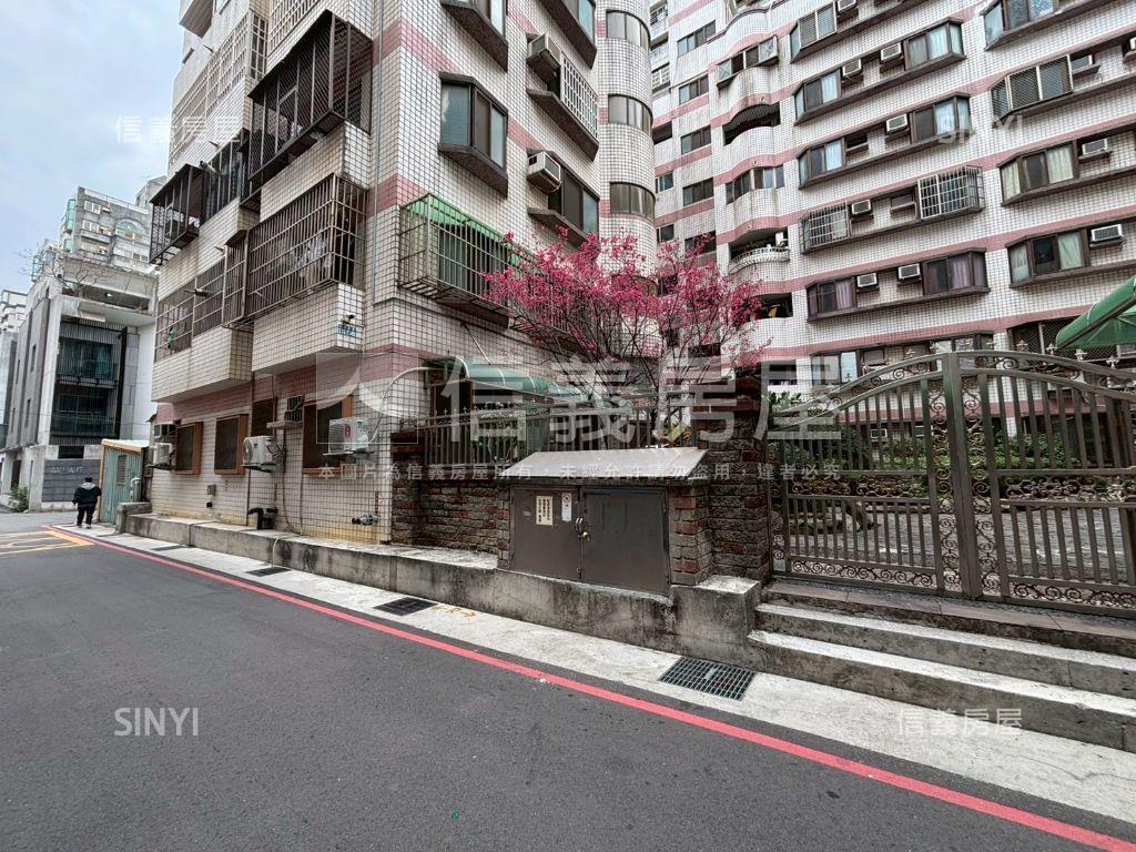 溫馨園大三房附車位房屋室內格局與周邊環境