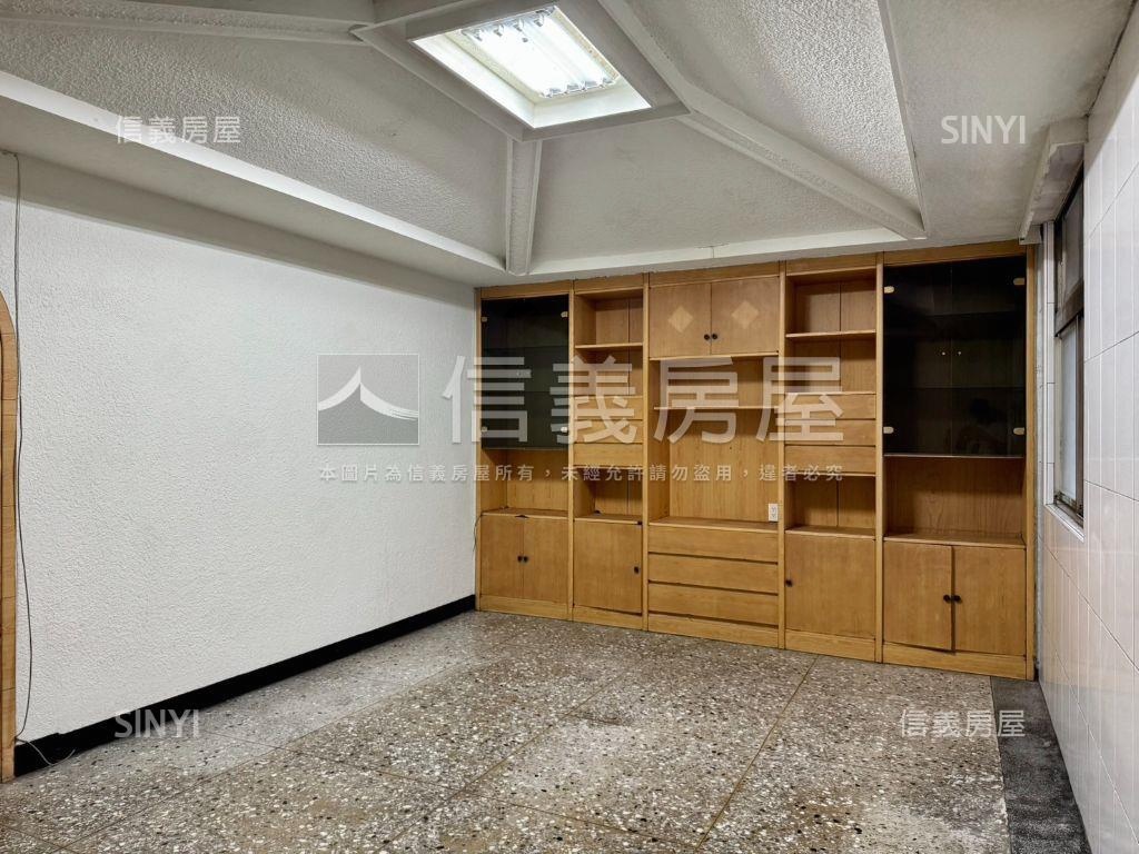 新接★方正公寓頂加房屋室內格局與周邊環境