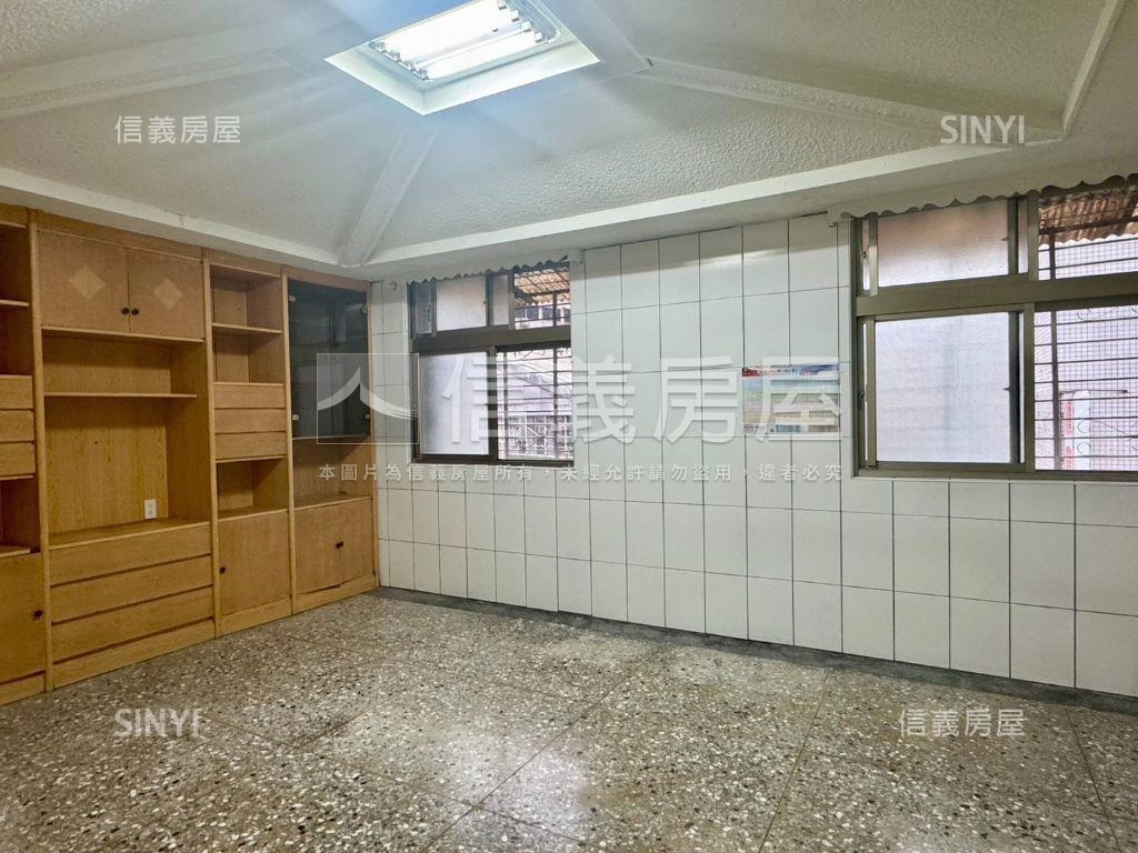 新接★方正公寓頂加房屋室內格局與周邊環境