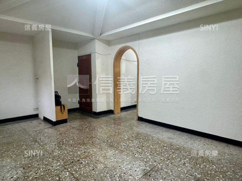 新接★方正公寓頂加房屋室內格局與周邊環境