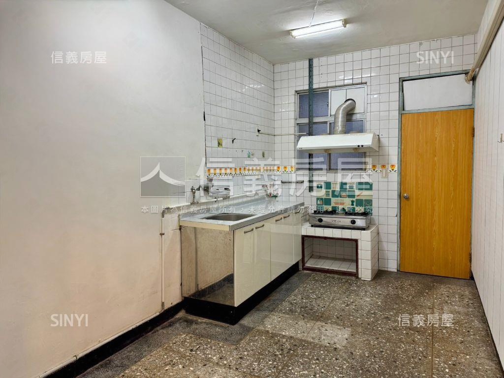 新接★方正公寓頂加房屋室內格局與周邊環境