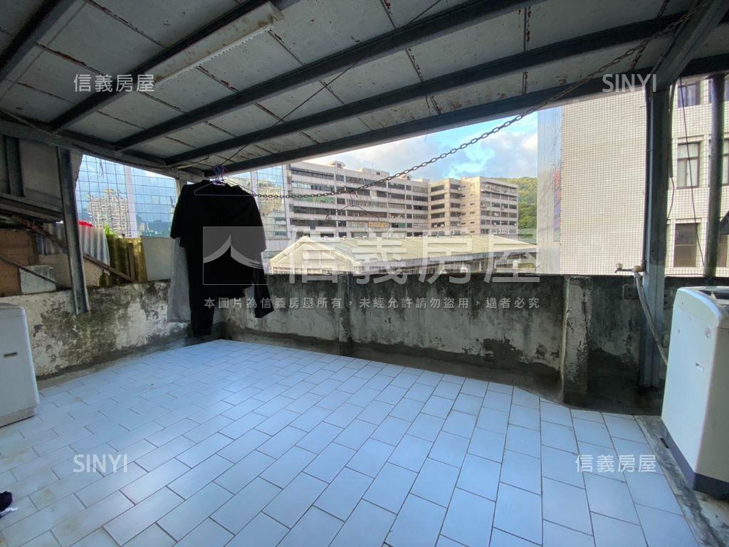 新接★方正公寓頂加房屋室內格局與周邊環境