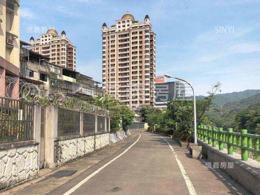 新接★方正公寓頂加房屋室內格局與周邊環境