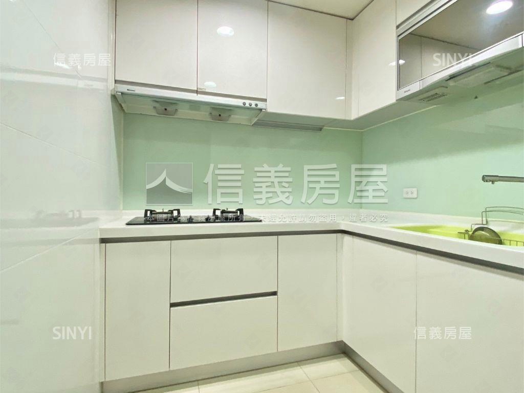 近中山醫約８年屋二房平車房屋室內格局與周邊環境