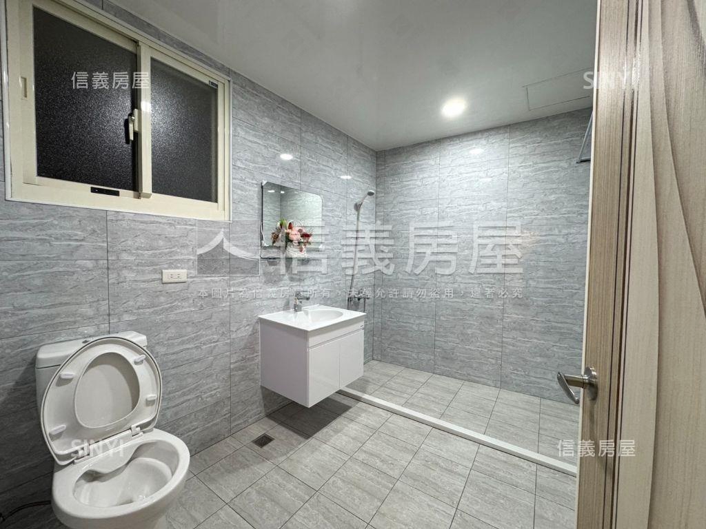屋主誠意出售公寓二樓房屋室內格局與周邊環境