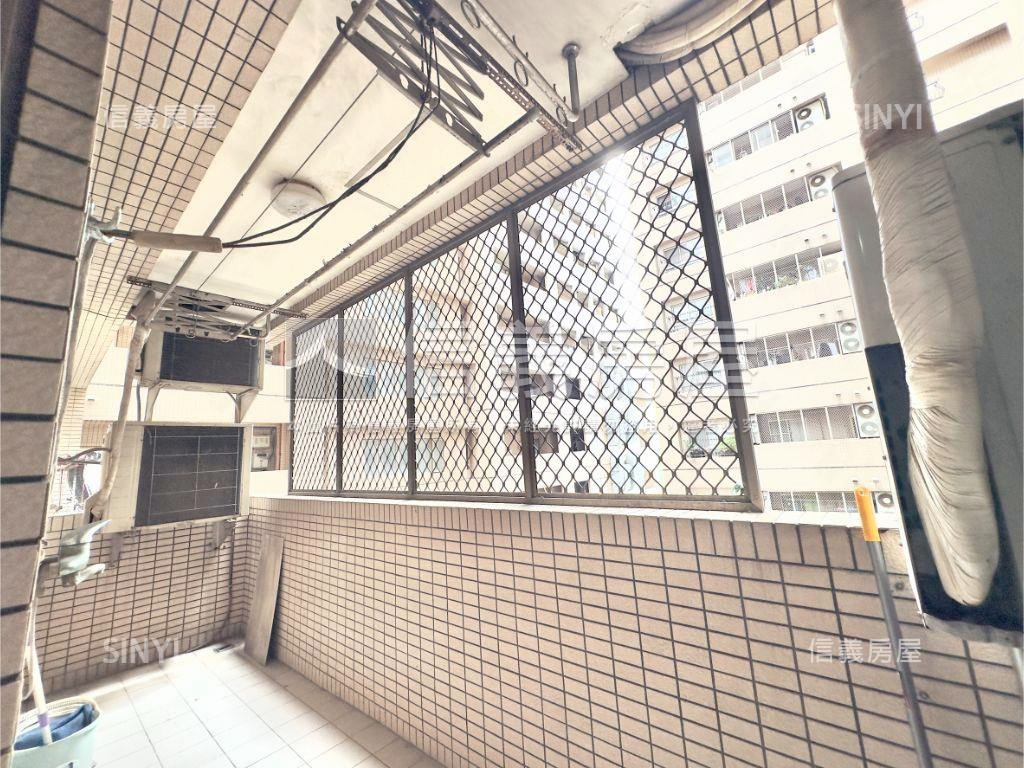 近美術館三面採光震後高樓房屋室內格局與周邊環境