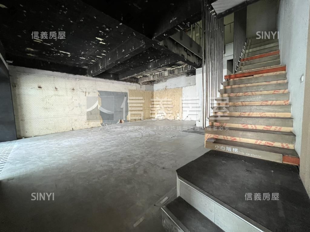 五福路麥當勞旁面寬透店房屋室內格局與周邊環境