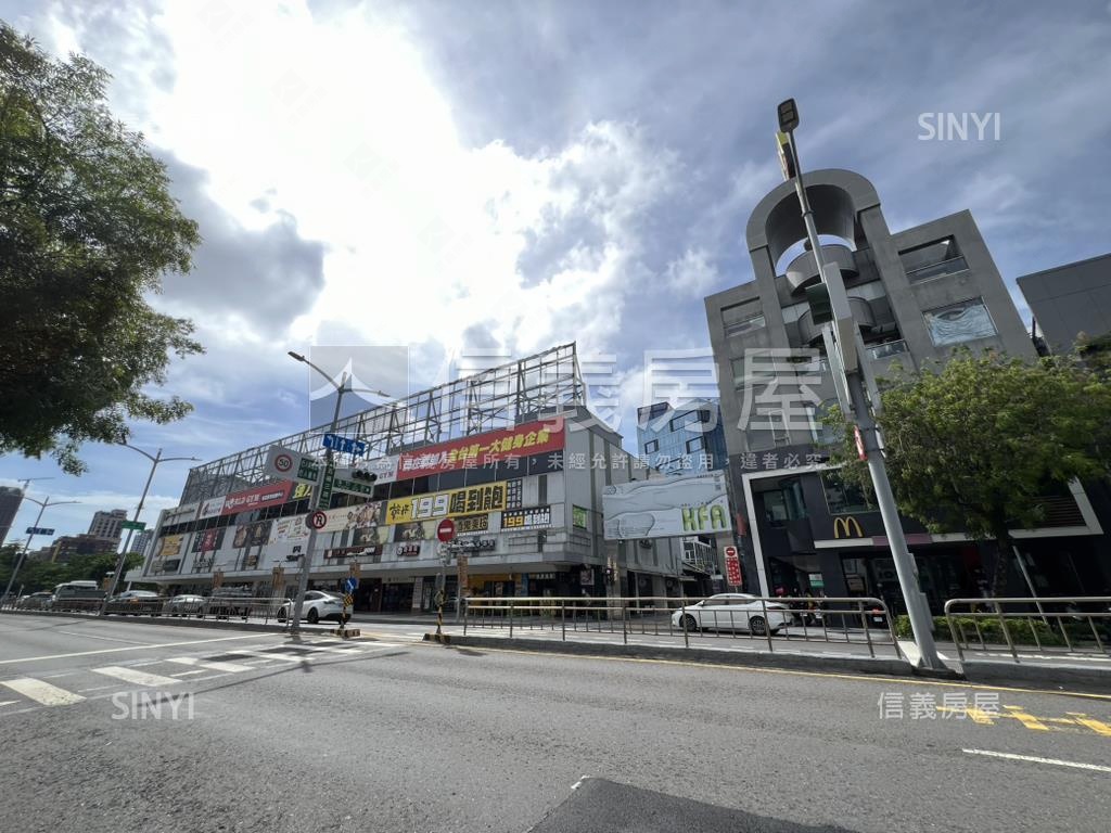 五福路麥當勞旁面寬透店房屋室內格局與周邊環境