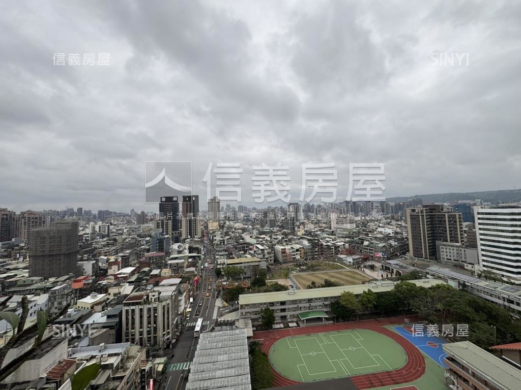 國泰●三車位奢華典雅豪邸房屋室內格局與周邊環境