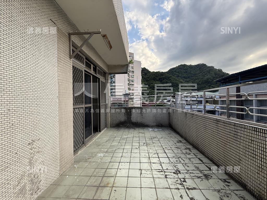稀有邊間採光低總價３房房屋室內格局與周邊環境