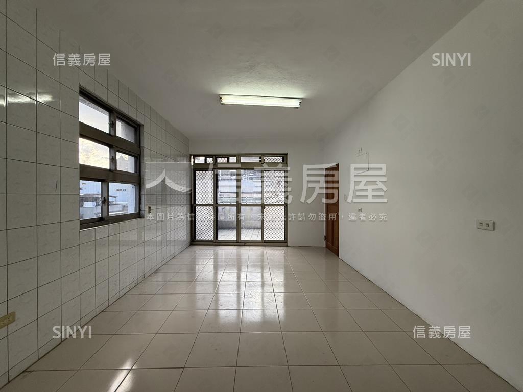 稀有邊間採光低總價３房房屋室內格局與周邊環境